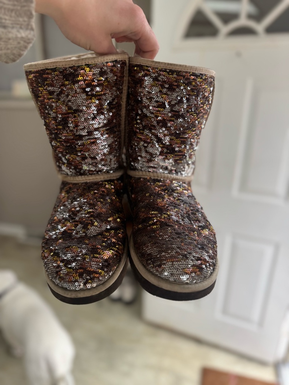 UGG Classic Short Sequin Boots – Sparkle Shearling – Size 9 ✨ - Picture 4 of 6